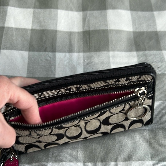 Coach Wallet - Picture 5 of 5